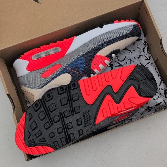 Nike Air Max 90 x DNHM Special Edition - Infrared - Men Size 10.5 ( CU1646-400 )
